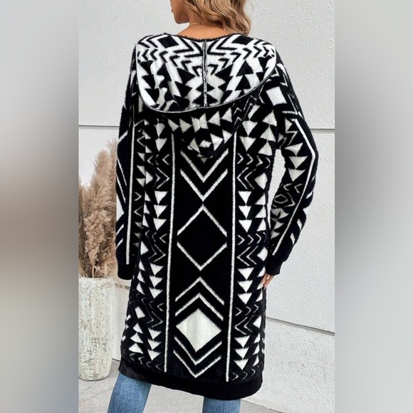 NWT! Geometric pattern open front hooded cardigan! - Picture 2 of 3
